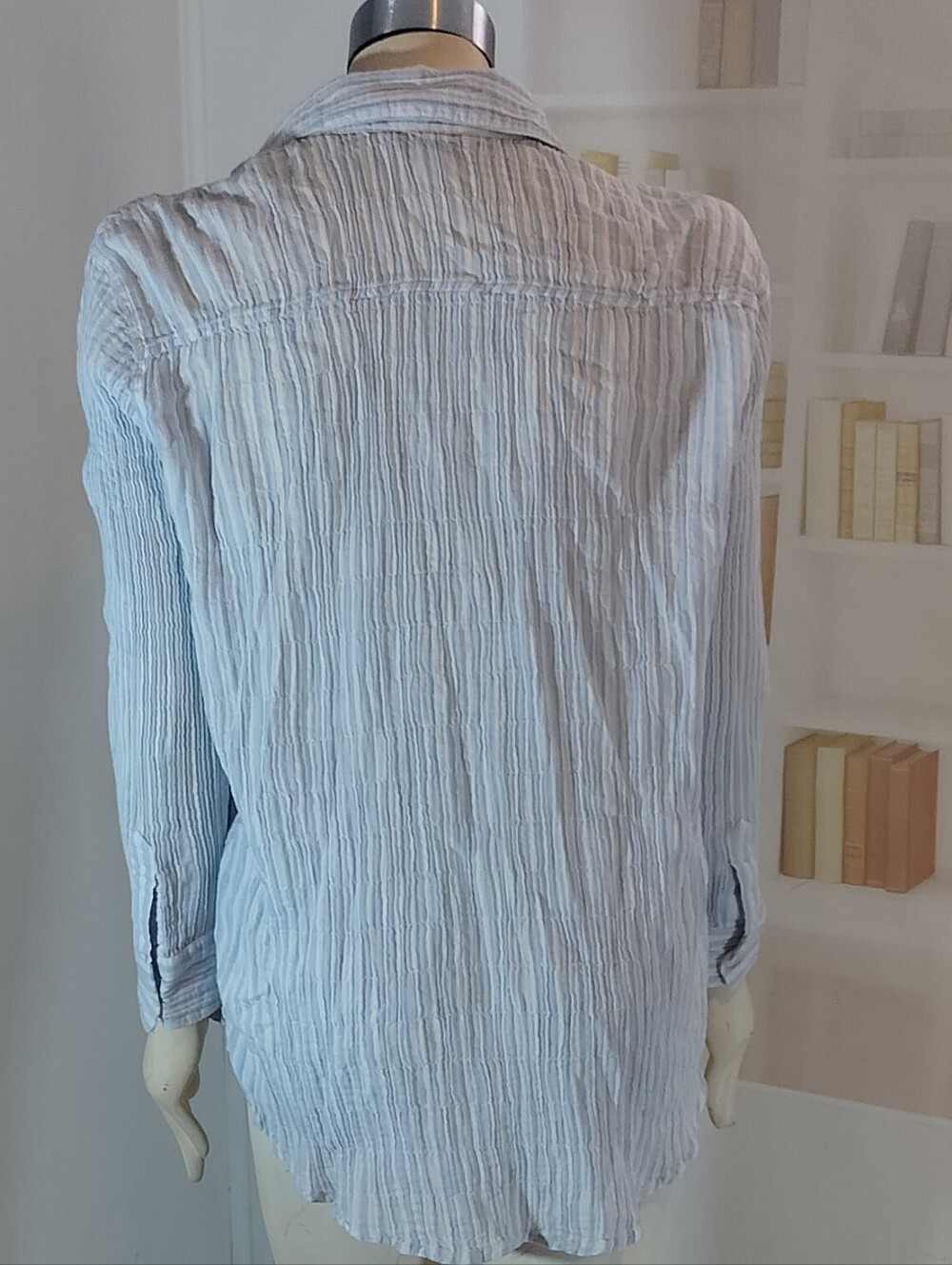 Old Navy Light Blue Striped Crinkle Button-Up Blouse - Picture 3 of 4
